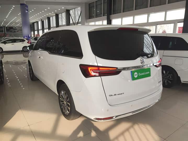 Фото 5 - Buick GL8 ES