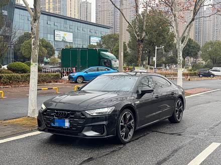 Фото 1 - Audi A7L