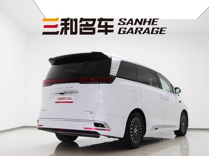 Фото 4 - Denza D9