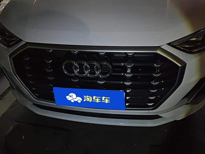 Фото 2 - Audi Q3