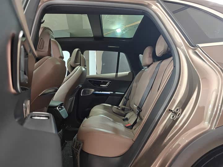 Фото 8 - Mercedes-Benz EQE SUV