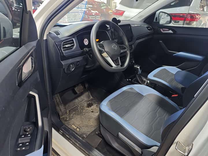 Фото 8 - Volkswagen Tharu