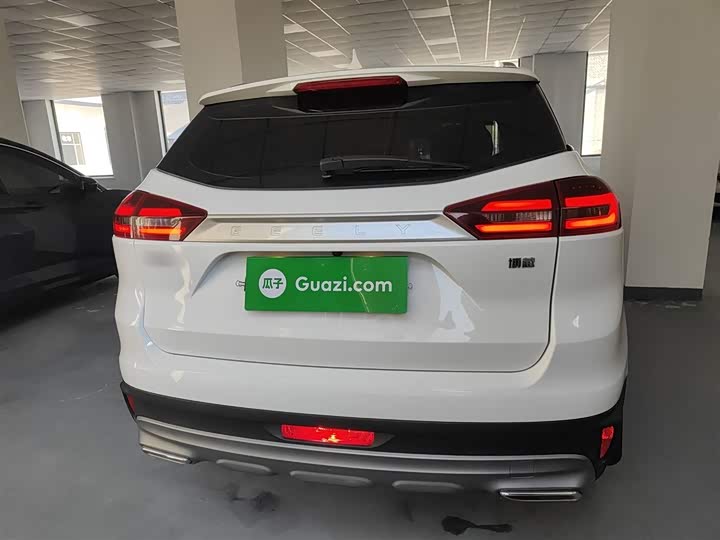 Фото 6 - Geely Atlas