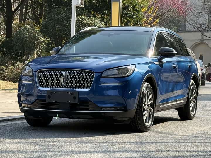 Фото 3 - Lincoln Corsair