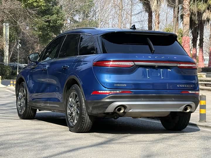 Фото 8 - Lincoln Corsair