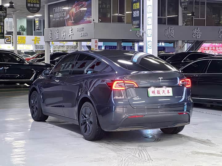 Фото 4 - Tesla Model Y