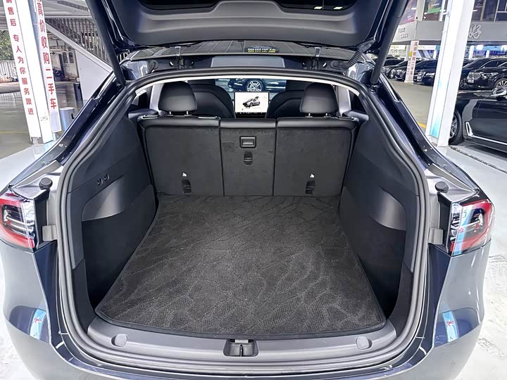 Фото 8 - Tesla Model Y