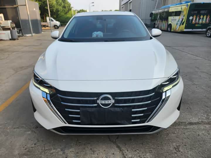 Фото 3 - Nissan Sylphy