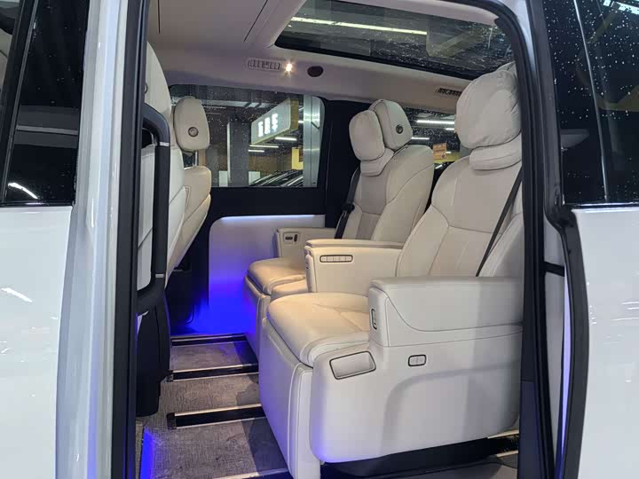 Фото 5 - LiXiang Mega