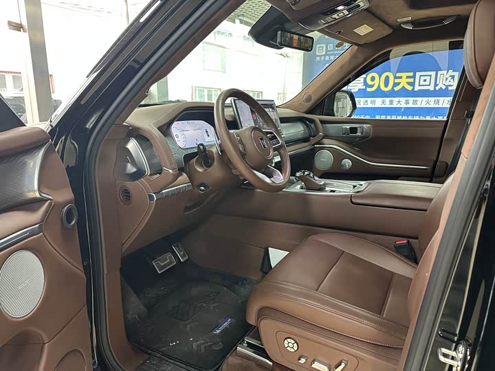 Фото 5 - Tank 700 Hybrid