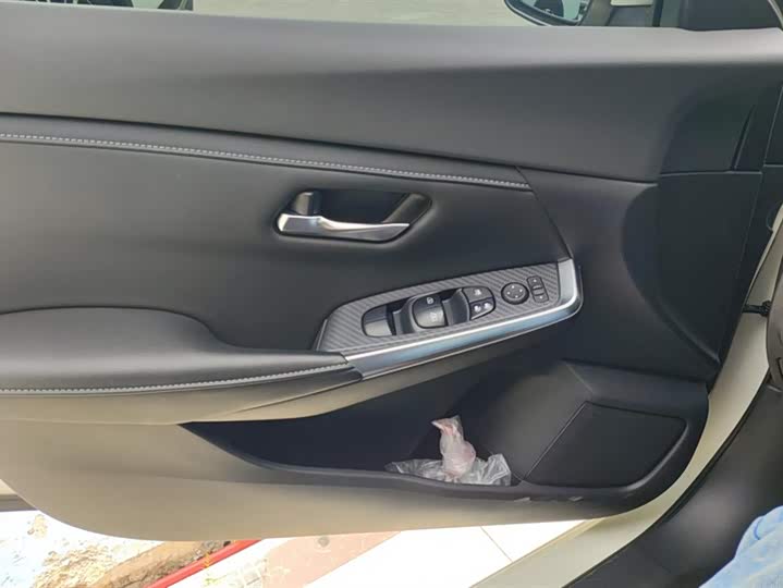 Фото 7 - Nissan Sylphy