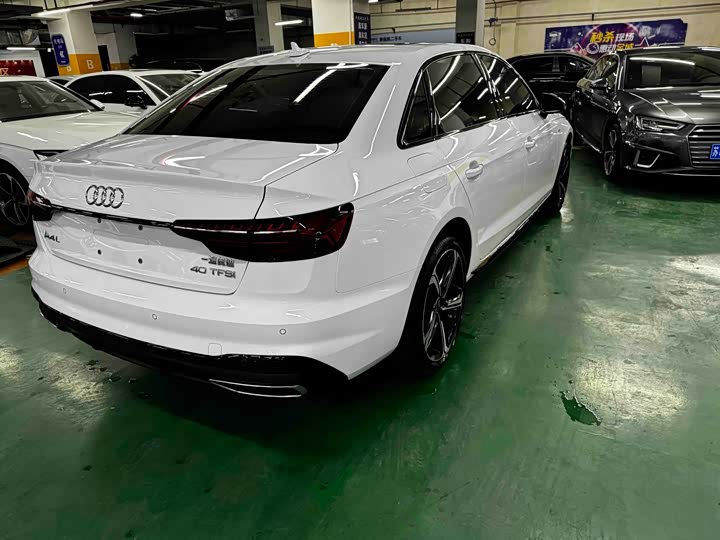 Фото 8 - Audi A4L