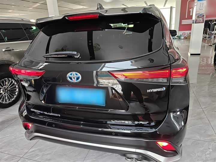 Фото 6 - Toyota Crown Kluger