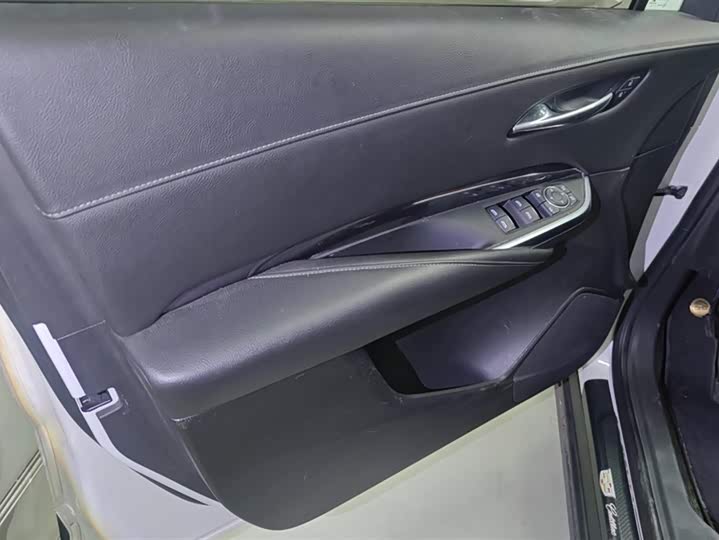 Фото 7 - Cadillac XT4