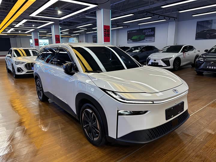 Фото 5 - Toyota bZ3X