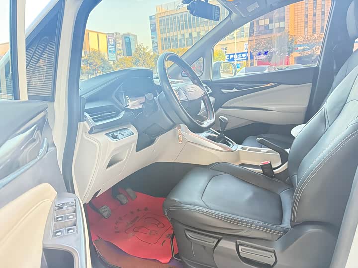 Фото 5 - Maxus G50