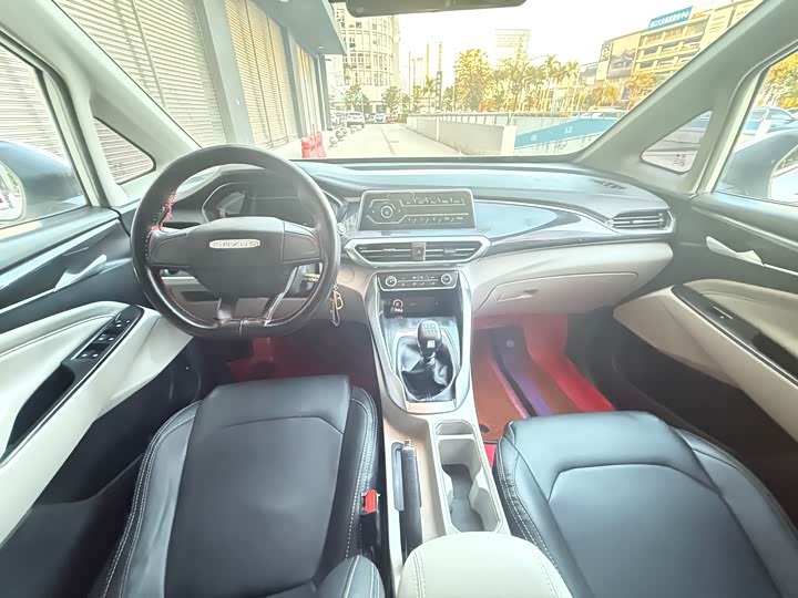 Фото 7 - Maxus G50