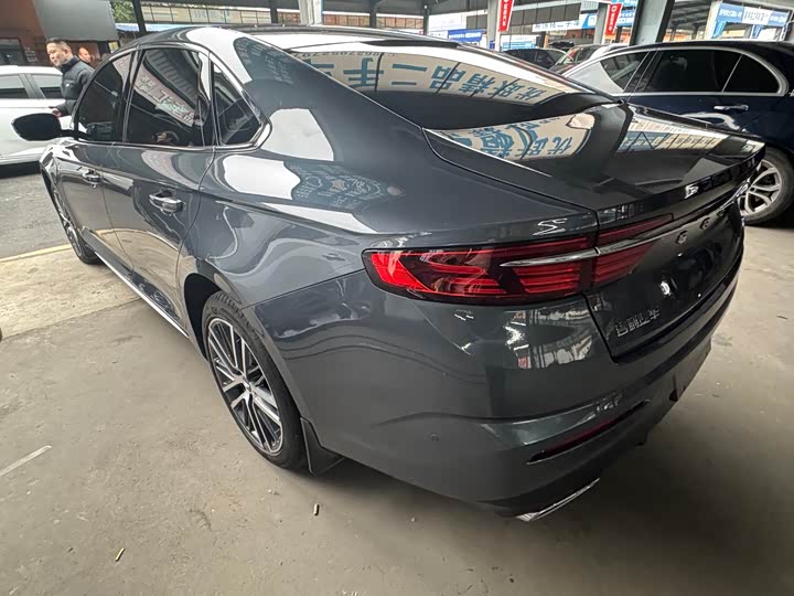 Фото 7 - Geely Preface