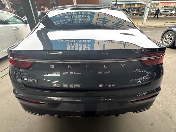 Фото 8 - Geely Preface