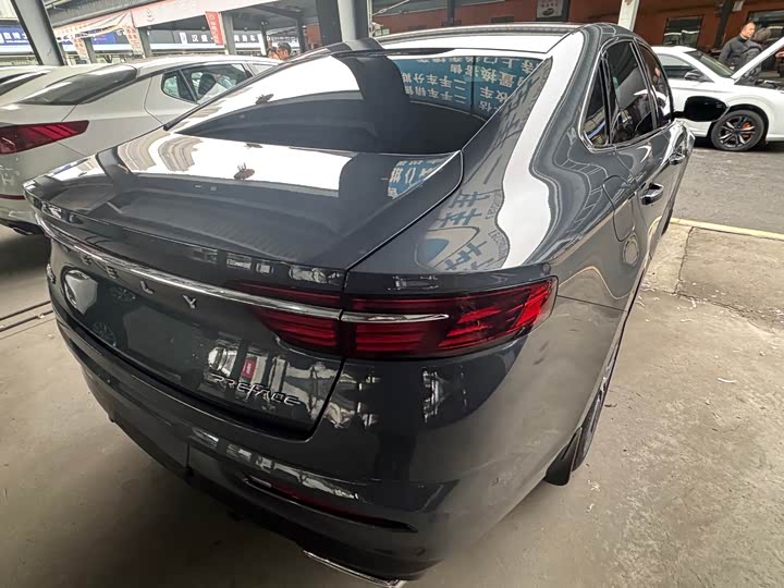 Фото 9 - Geely Preface