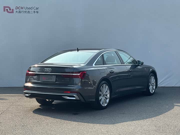 Фото 4 - Audi A6L