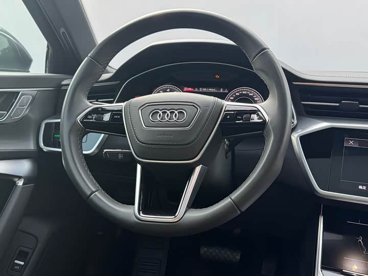 Фото 9 - Audi A6L