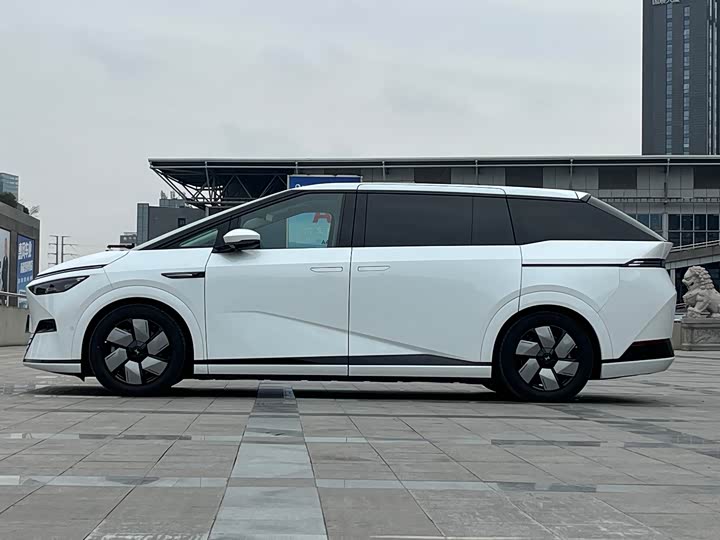 Фото 5 - XPeng X9