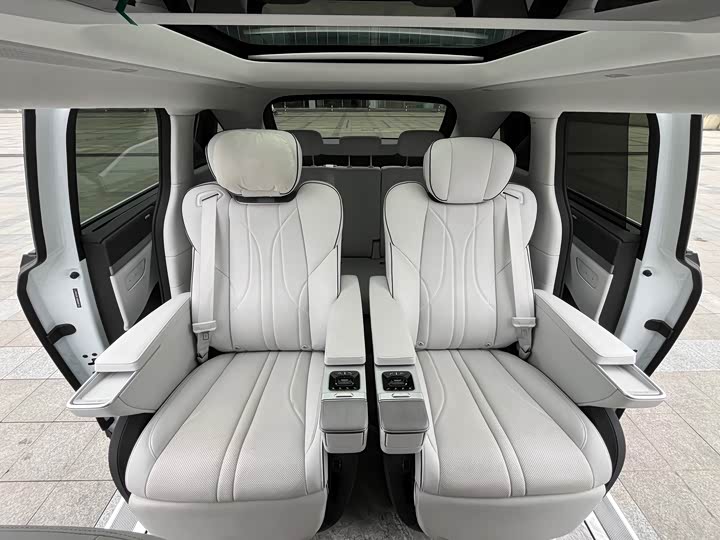 Фото 8 - XPeng X9