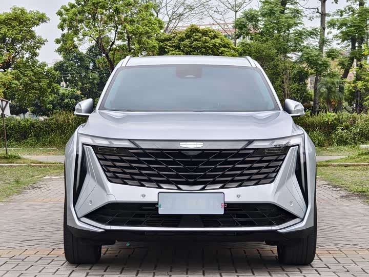 Фото 2 - Geely Atlas L