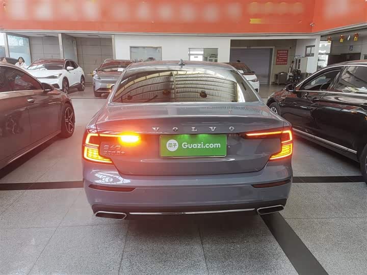 Фото 6 - Volvo S60