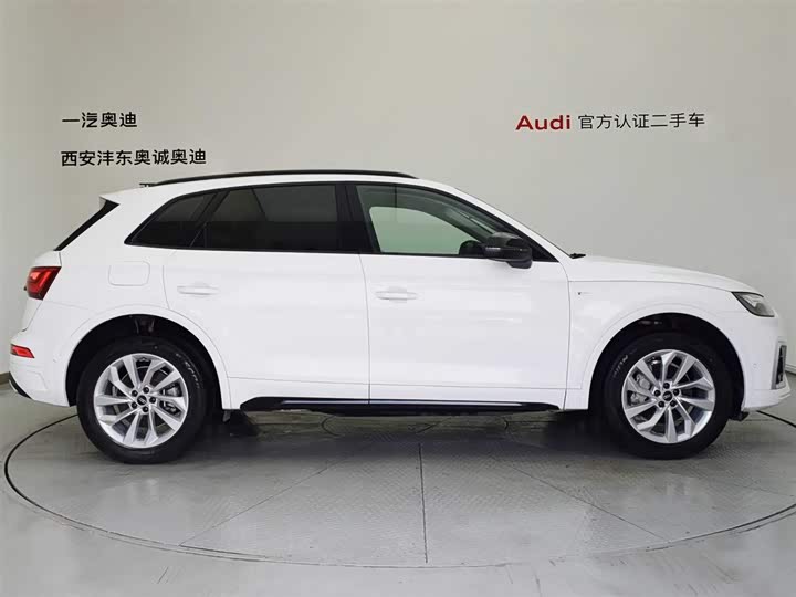 Фото 3 - Audi Q5L
