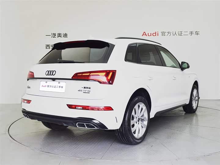 Фото 4 - Audi Q5L