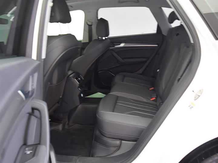 Фото 7 - Audi Q5L