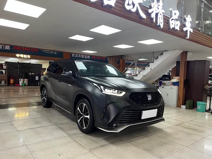 Фото 3 - Toyota Crown Kluger