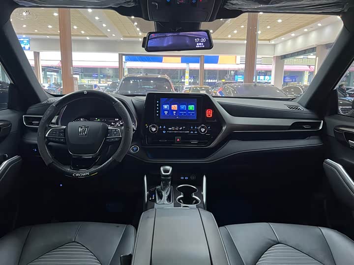 Фото 7 - Toyota Crown Kluger