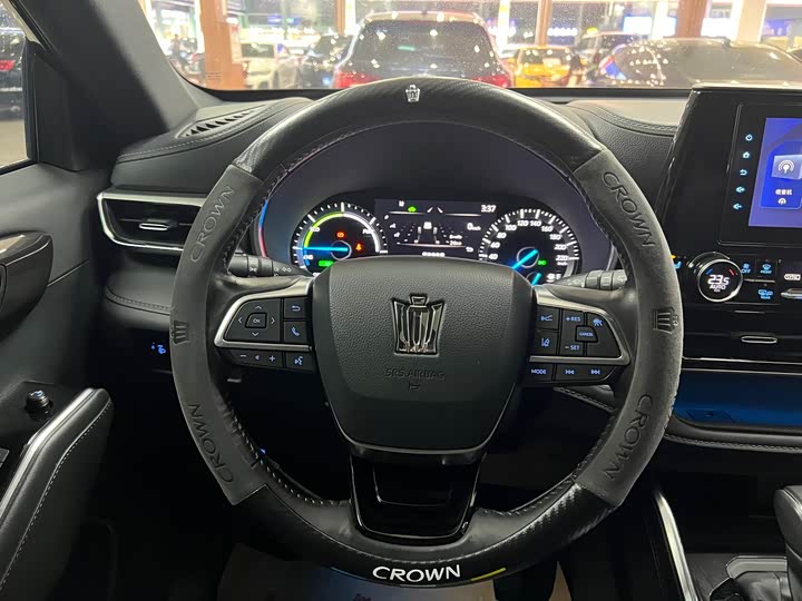 Фото 8 - Toyota Crown Kluger