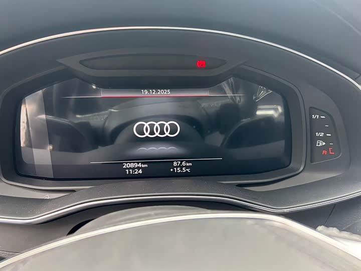 Фото 6 - Audi A6L