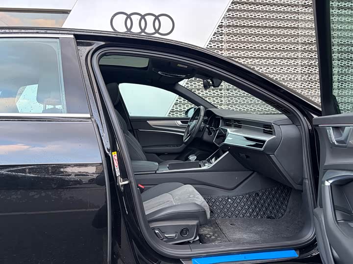 Фото 9 - Audi A6L