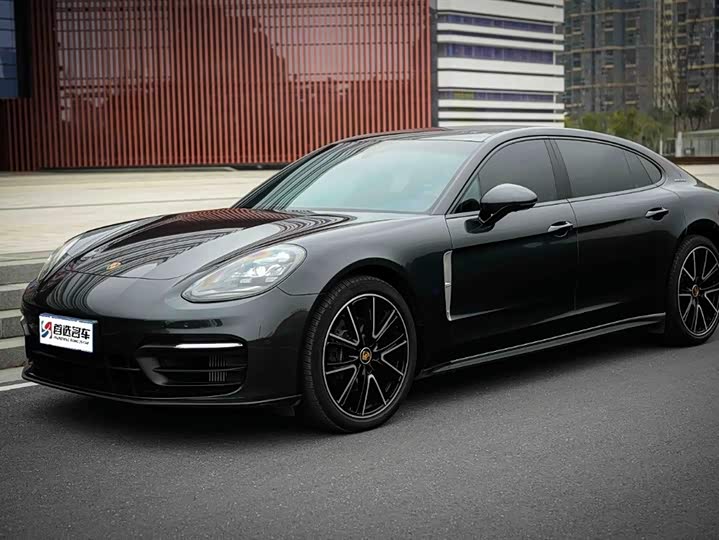 Фото 2 - Porsche Panamera