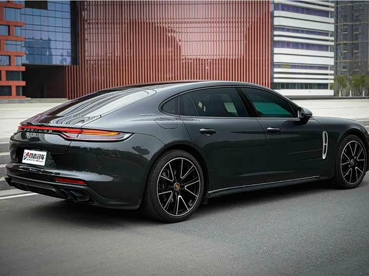 Фото 5 - Porsche Panamera