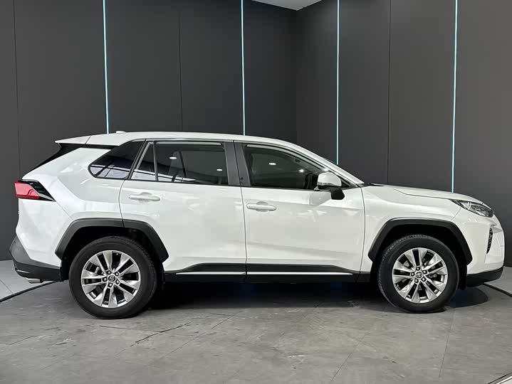 Фото 4 - Toyota Wildlander