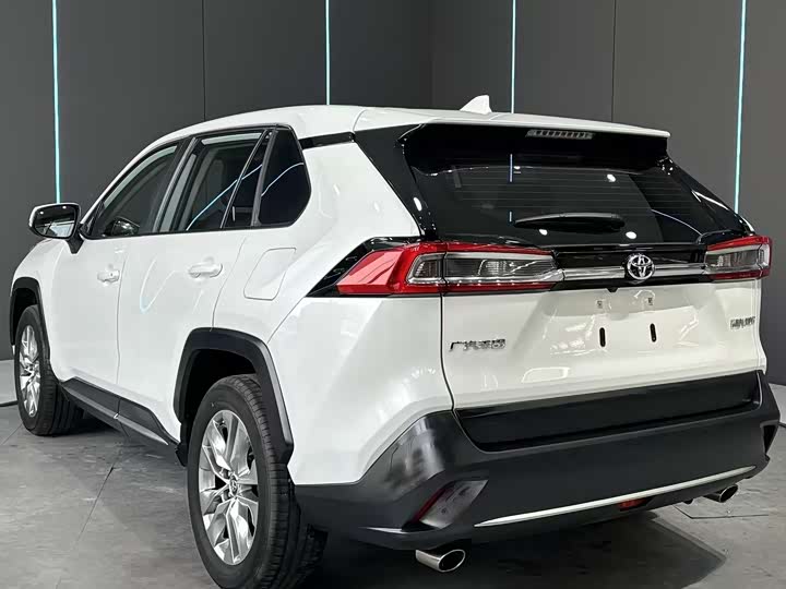 Фото 8 - Toyota Wildlander