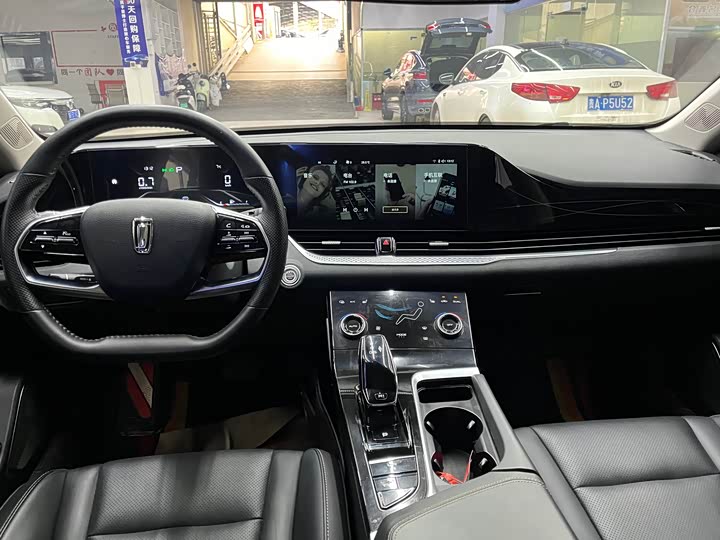 Фото 5 - Bestune B70