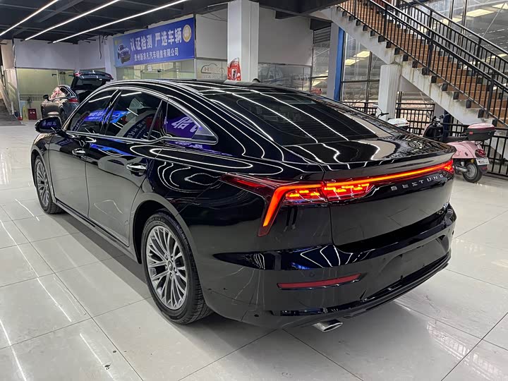 Фото 7 - Bestune B70