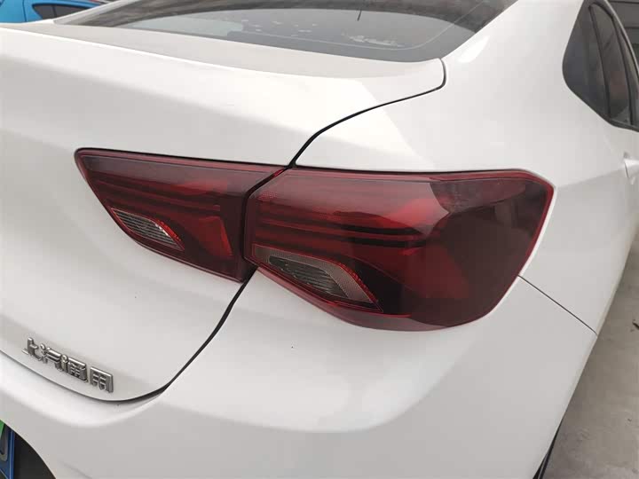 Фото 8 - Chevrolet Onix (Cavalier)