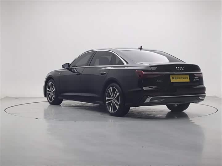 Фото 6 - Audi A6L