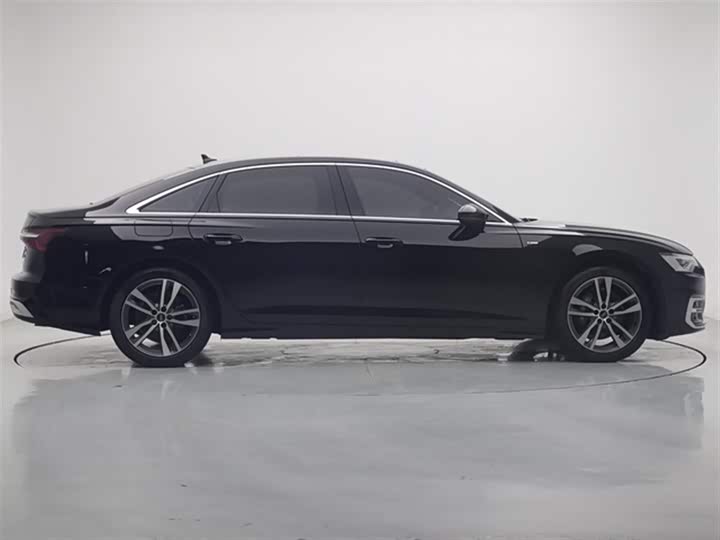 Фото 9 - Audi A6L