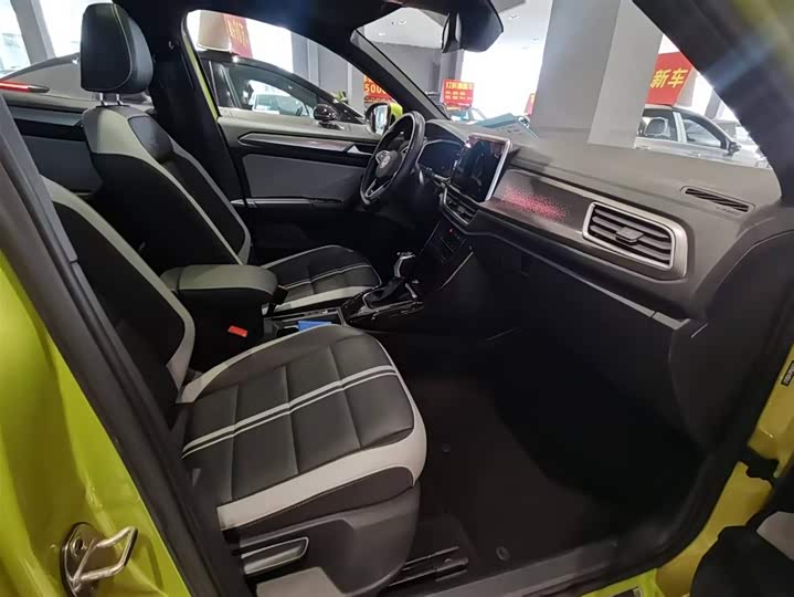 Фото 9 - Volkswagen T-Roc