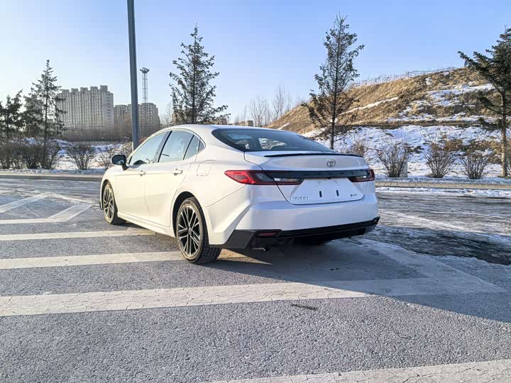 Фото 4 - Toyota Camry