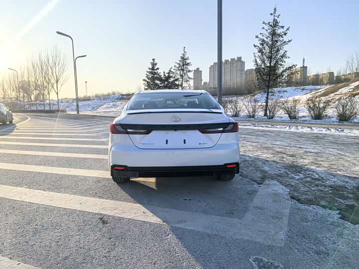 Фото 5 - Toyota Camry